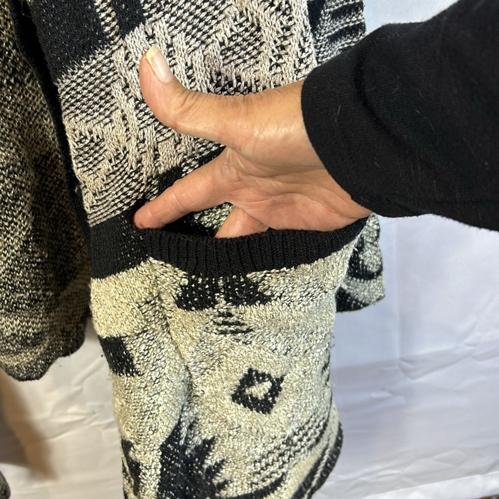 Lucky Brand Aztec Blanket Southwestern cardigan size large  Like New Black Cream - Picture 2 of 6